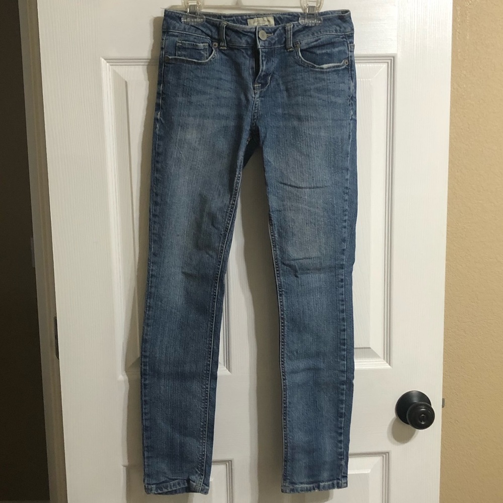 Aeropostale Bayla Skinny Jeans - Size 1/2 Short